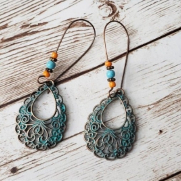 Boho Artsy Vintage Brass Patina Dangle Green Filigree Drop Earrings - Picture 4 of 4